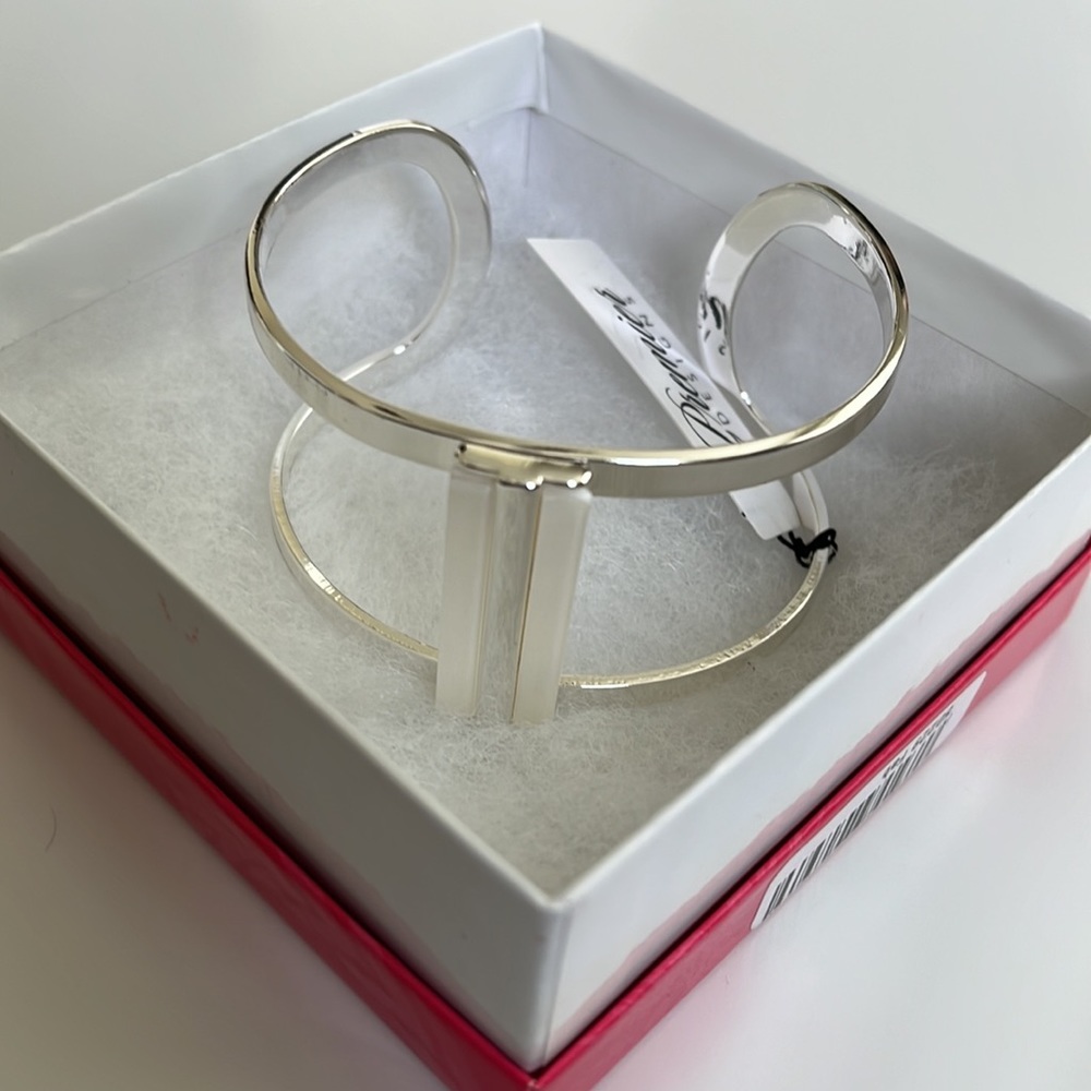 NIB - Premier designs Fab cuff bracelet, Silver & Mother of Pearl